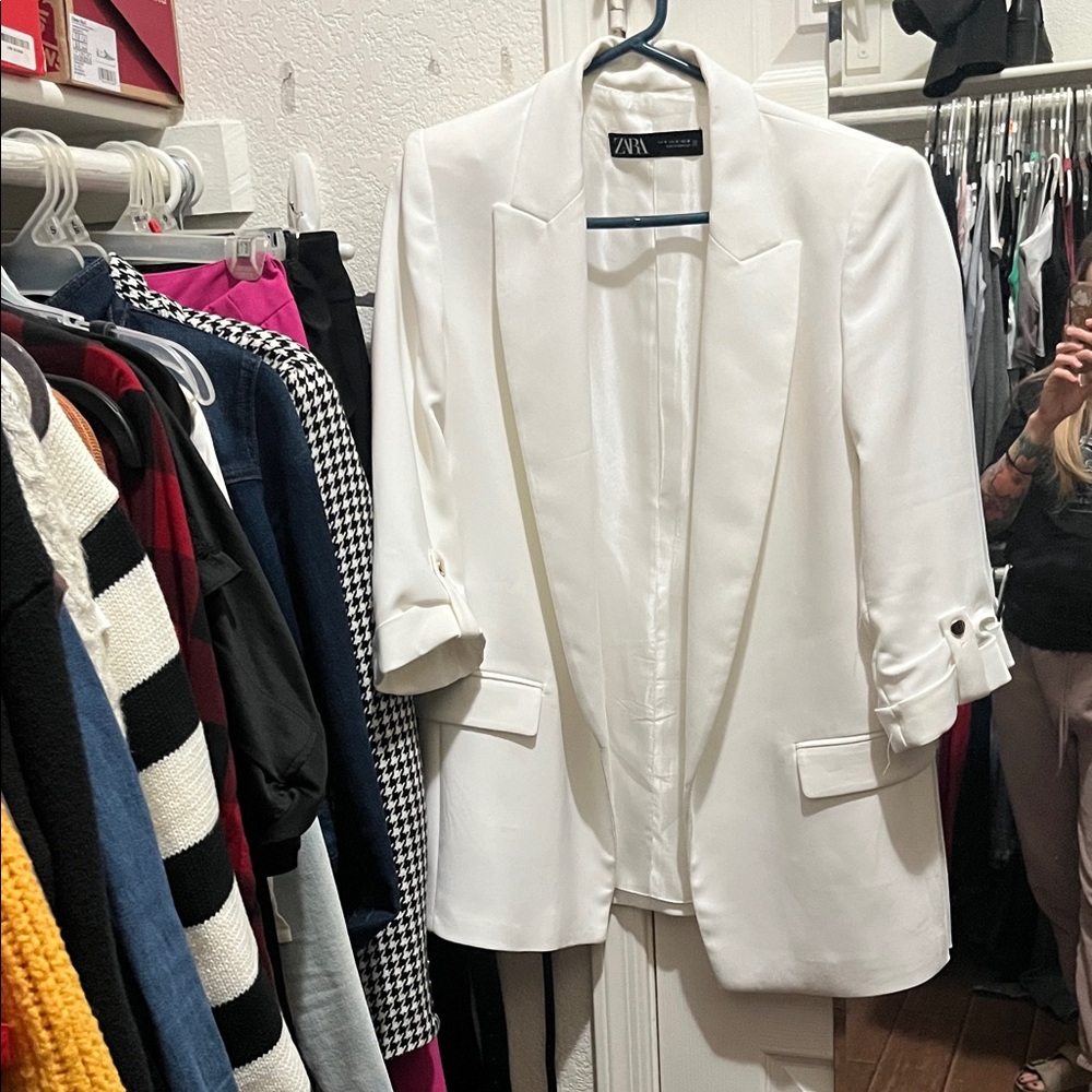 Zara Women's Elegant Cream Blazer